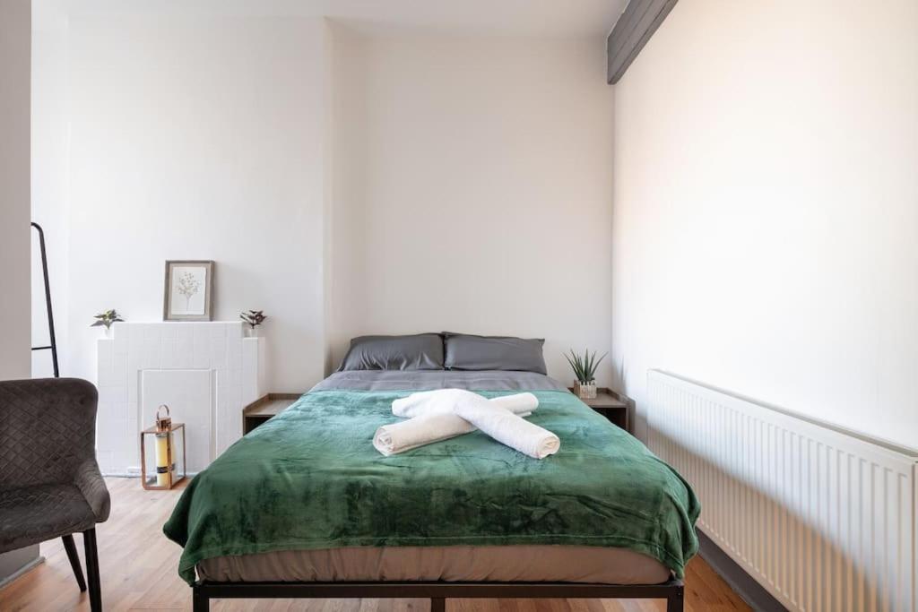 2A - Bright & Airy 2 Bed Flat - 20 Mins To Central London Exterior photo