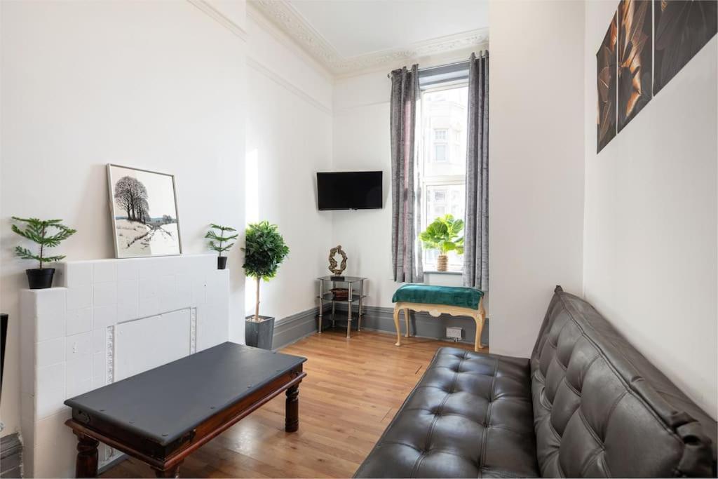 2A - Bright & Airy 2 Bed Flat - 20 Mins To Central London Exterior photo
